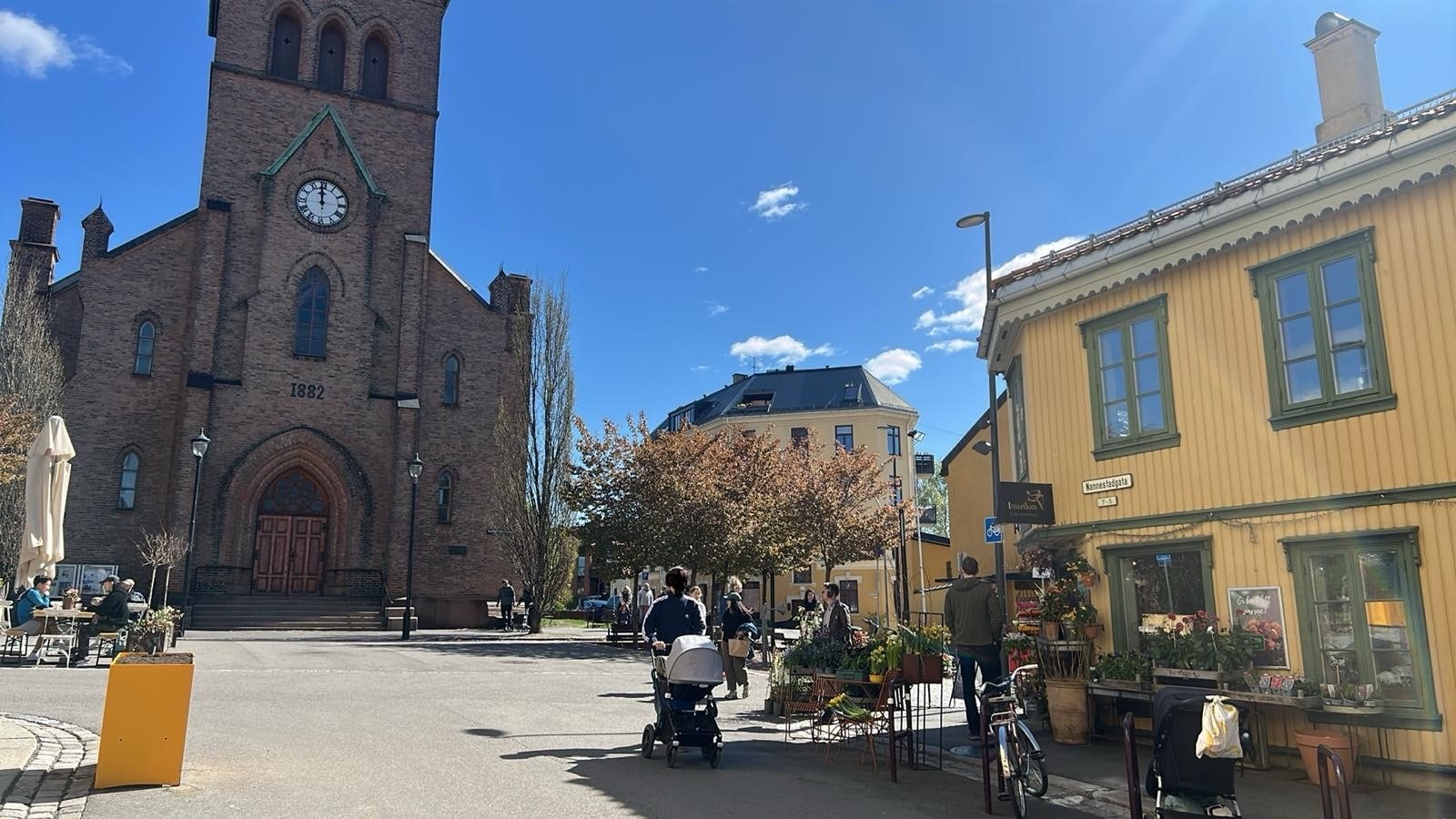 Kampen torg to minutters gange fra leiligheten. 